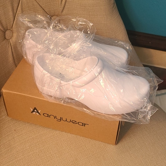 Nursing shoes - Picture 3 of 3